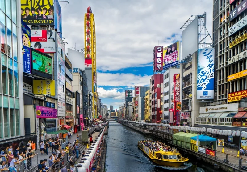 Pemandangan kota Osaka di wilayah Kinki.